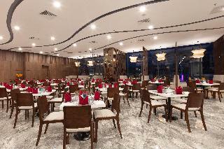 Dqua Hotel And Apartment