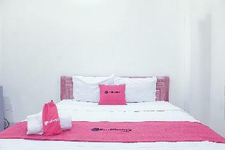 Hotel Reddoorz Plus @ Dong Den Street