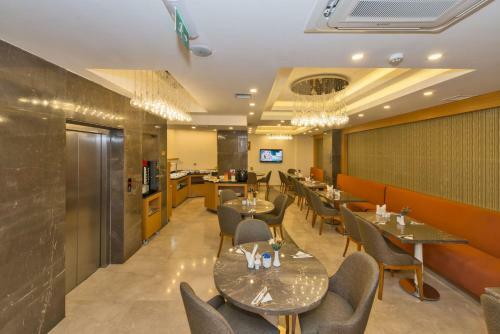 Apartamentos Bisetun Hotel
