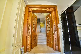 Hotel Nayla Palace
