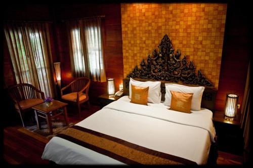 Hotel Ruenkanok Thaihouse Resort