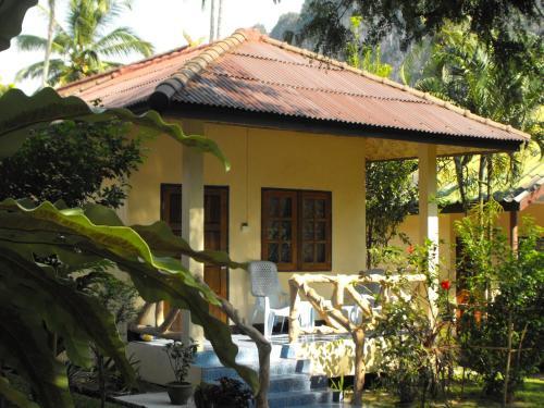 Adam Bungalow