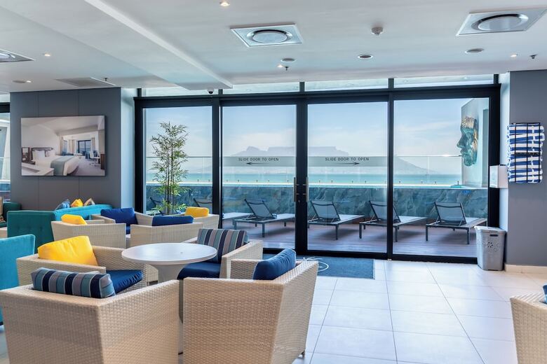 The Blaauberg Beach Hotel