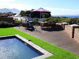 Hotel On The Whale�s Tale