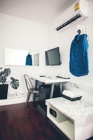 Hotel Blu Monkey Bed & Breakfast Phuket