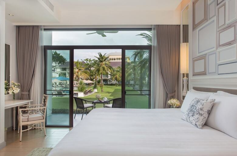 Hotel U Sathorn Bangkok Resort