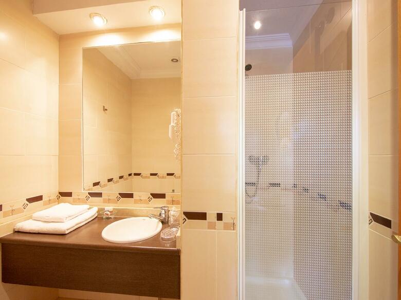 Hotel Oyo Hostal Rural El Ca�o