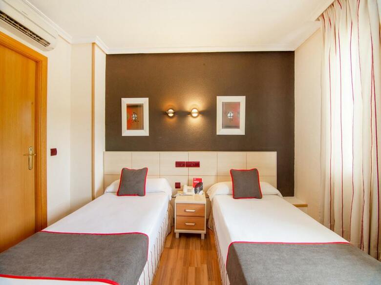 Hotel Oyo Hostal Rural El Ca�o