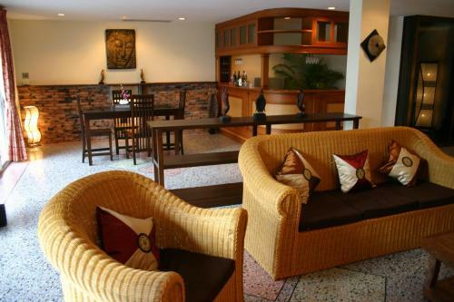 Tolmaj Family Apartment