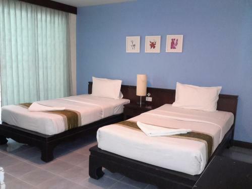 J Hotel