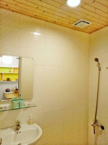 Meet Travelers Guest House