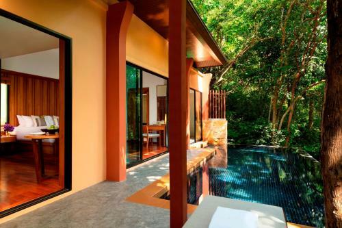 Hotel Aonang Cliff Beach Resort