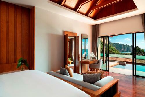 Hotel Aonang Cliff Beach Resort