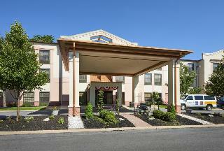 Hotel Comfort Suites Near Penn State