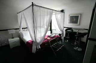 Hotel Noir