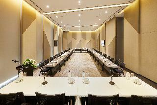 The Quarter Hotel Ari