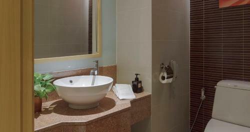 Richmond Stylish Convention Hotel