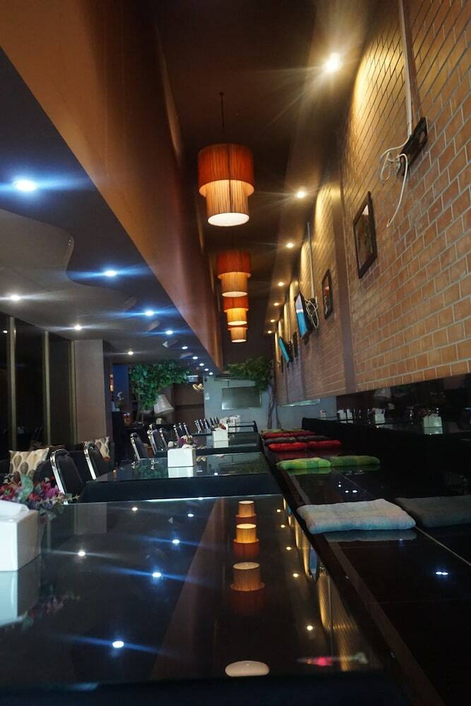 Bangkok Travel Suites Hotel