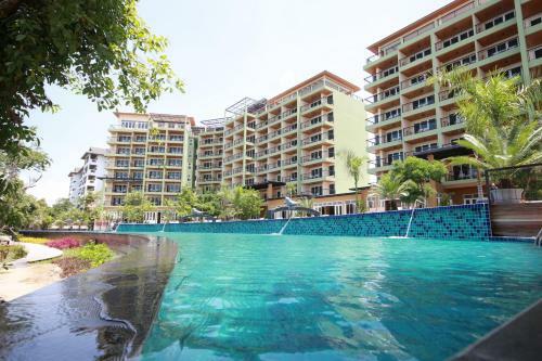 Hotel Royal Phala Cliff Beach Resort & Spa