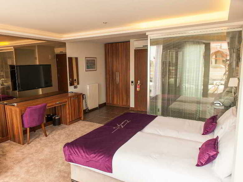 The22 Hotel
