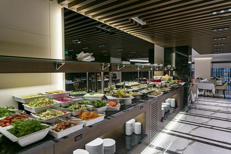 B Business Hotel & Spa