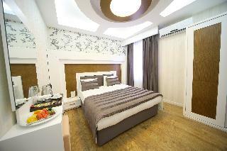 Black Pearl Hotel