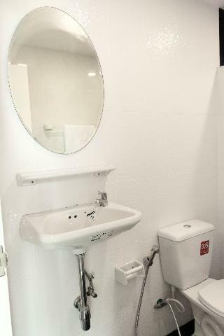 Hotel Roomquest Sukhumvit 107