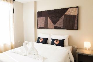 Hotel Roomquest Sukhumvit 107
