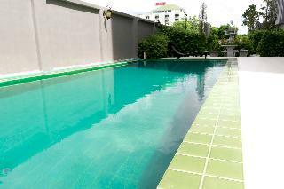 Hotel Roomquest Sukhumvit 107