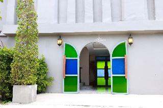 Hotel Roomquest Sukhumvit 107