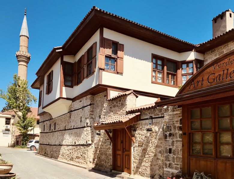 Cedrus Hotel