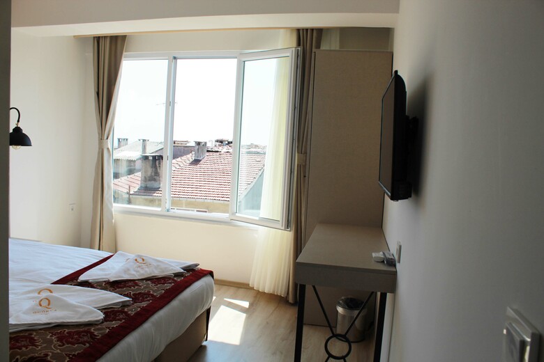 Hotel Boutique The Lola Hotel