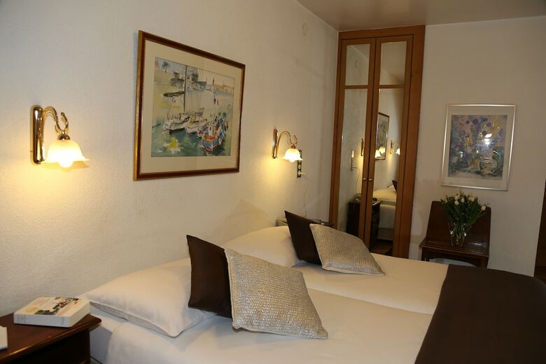 Hotel Excelsior