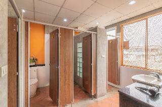 Banthat Thong Hostel