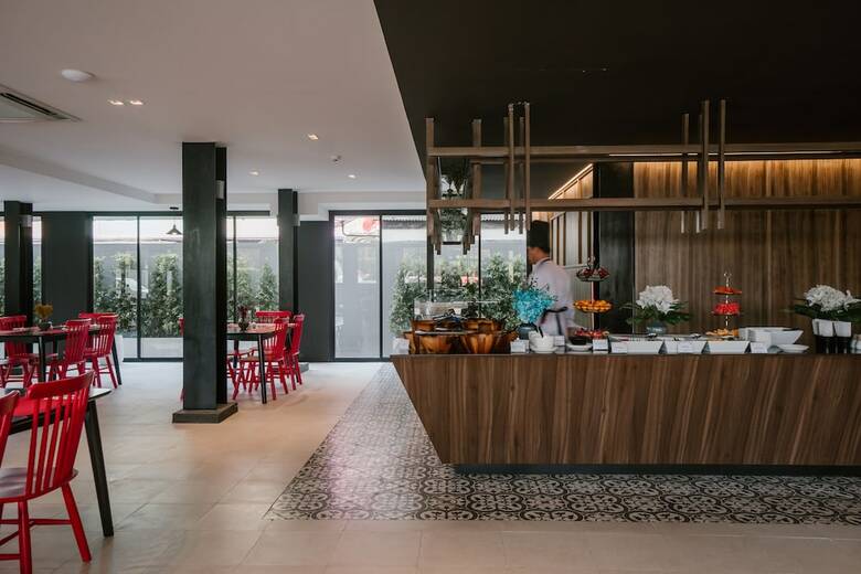 The Iconic Don Mueang  By Andacura Hotel