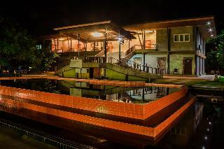 Hotel Riverpool Resort