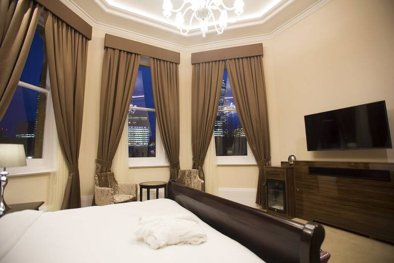 Lansbury Heritage Hotel