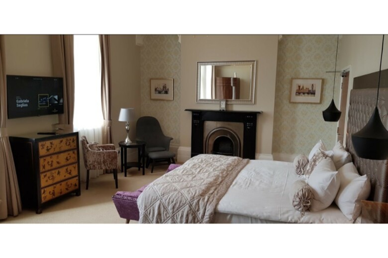 Lansbury Heritage Hotel
