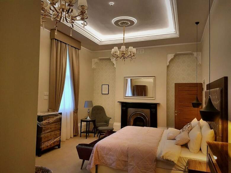 Lansbury Heritage Hotel