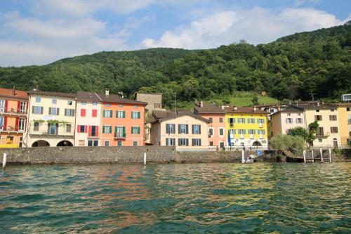 Hostal Dolceresio Lugano Lake B&B