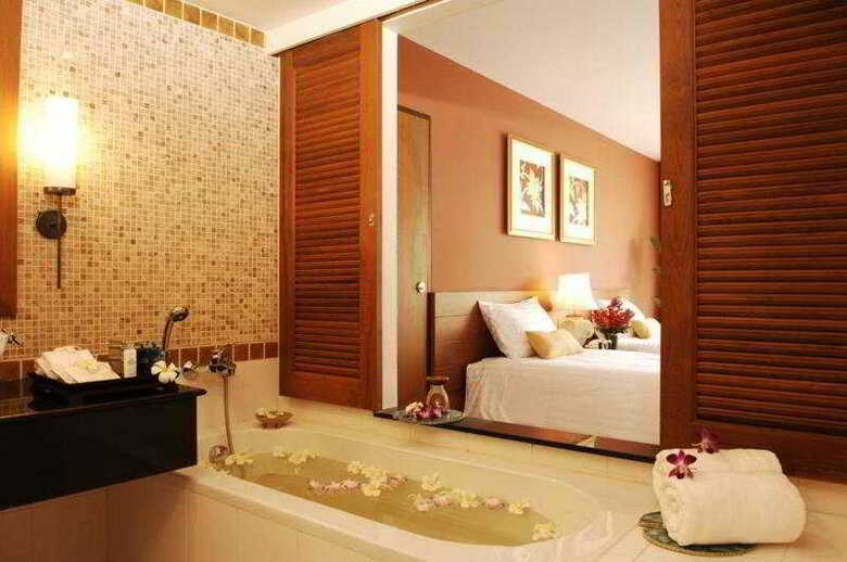 Hotel Naithonburi Beach Resort Phuket