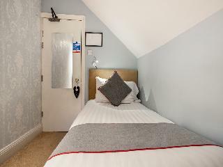 Oyo The Lemonfield Hotel