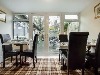 Oyo The Lemonfield Hotel