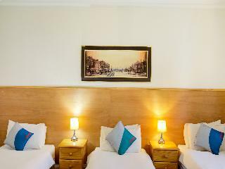 Oyo Eastbank Hotel