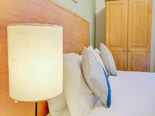 Oyo Eastbank Hotel