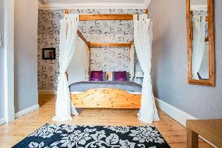 Hotel Oyo St Ronan's