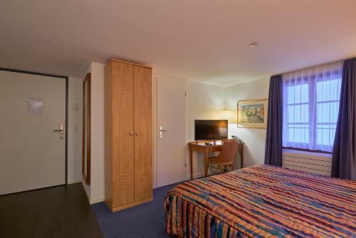 Hotel Hine Adon