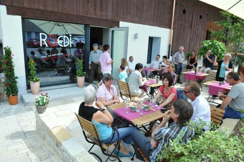 Hostal R�edi - Fasstastische Ferien