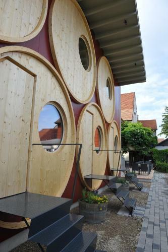 Hostal R�edi - Fasstastische Ferien