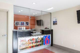 Hotel Motel 6 Brunswick Nj